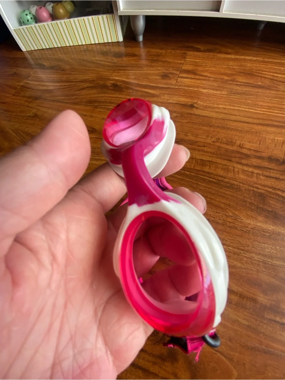 Frogglez Girls Pink Anti-Fog Swimming Goggles Age 3-10 No Pain Strap Pool